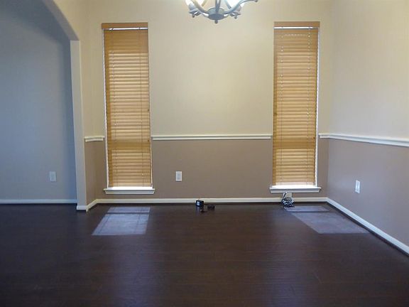 4th image of 3514 Endicott Ln