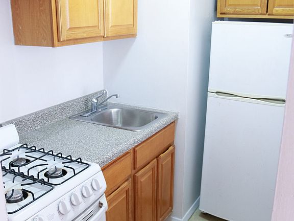 3rd image of 254 W 51st St APT 16M