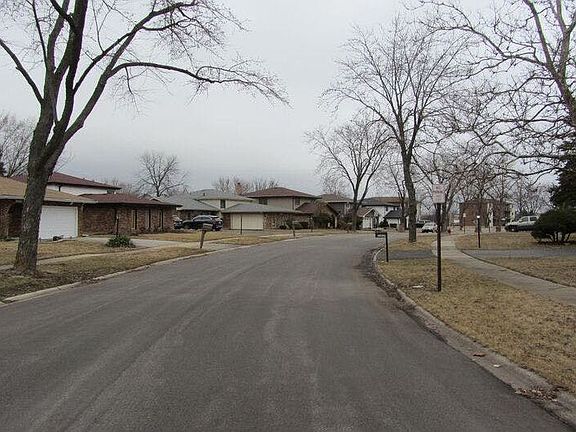 5th image of 22435 Riverside Dr