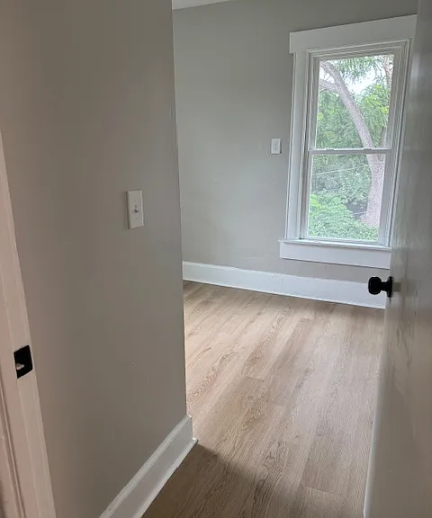 217-219 Clarendon Ave #217 — Photo 6