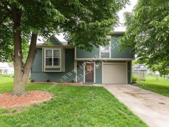 621 N Cedar St, Gardner, KS 66030