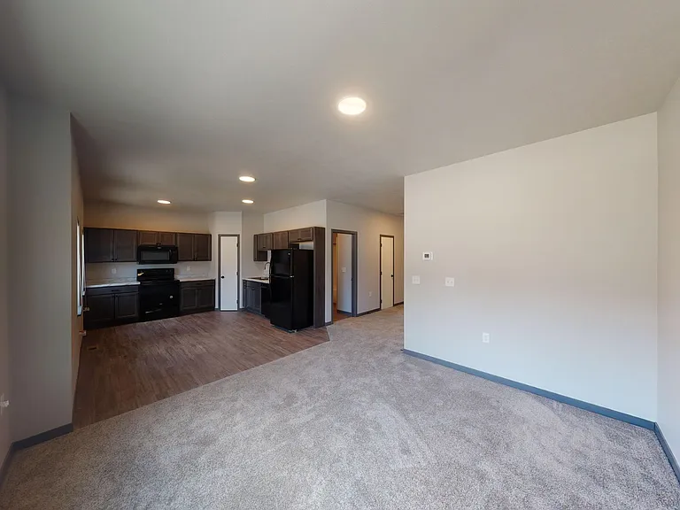 5800 Sunnybrook Plz — Photo 49