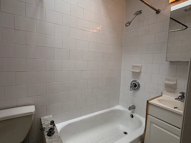 1473 1st Ave #3D — Photo 6