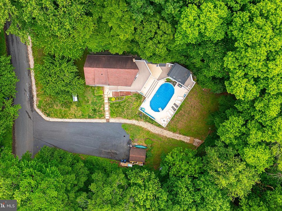 1st image of 44 Algonquin Dr