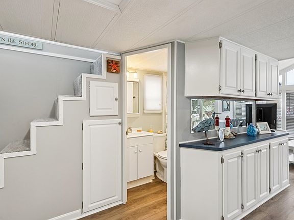 5th image of 114 Whale Beach Ave