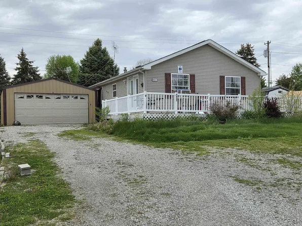 9827 N Lincoln Rd, Syracuse, IN 46567