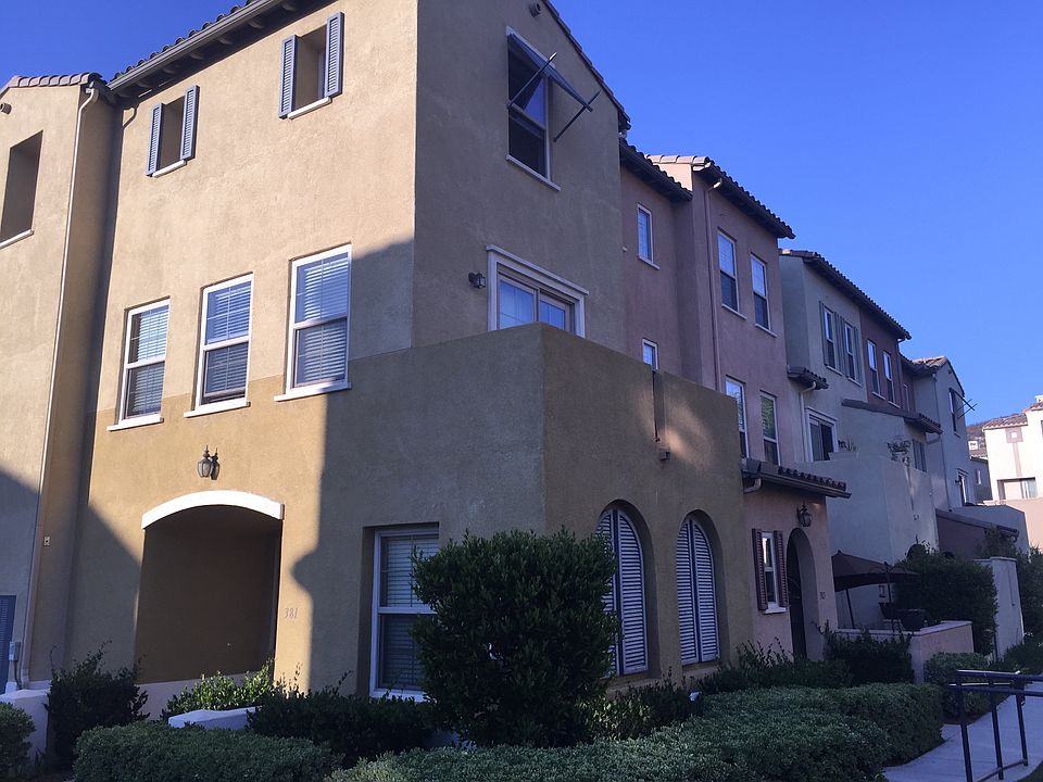 1st image of 381 Bishop Dr