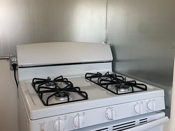 5th image of 481 Park Way