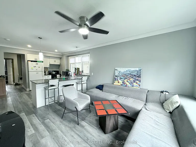 1102 Langlois Ave — Photo 3