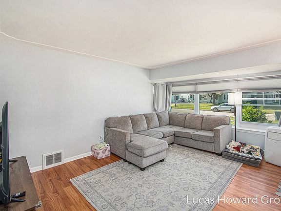 5th image of 67 Canterbury St SW