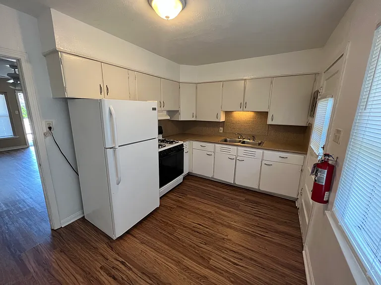 910 Ohio Ave #A — Photo 3