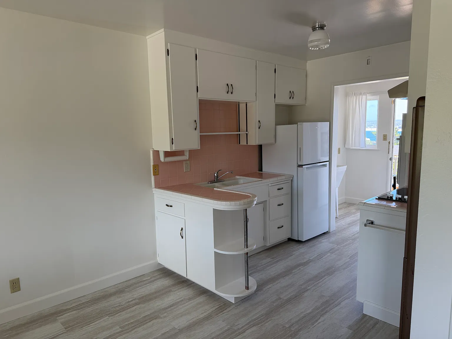 1 bed, 560 sqft, $2,500 — Photo 2