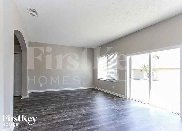 12607 Longcrest Dr — Photo 3