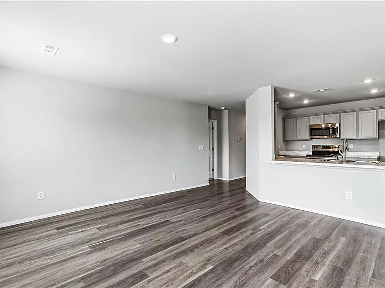 1405 S Corsac St — Photo 2