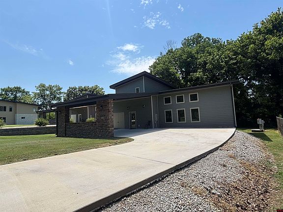 2nd image of 30 Sculpin Ln