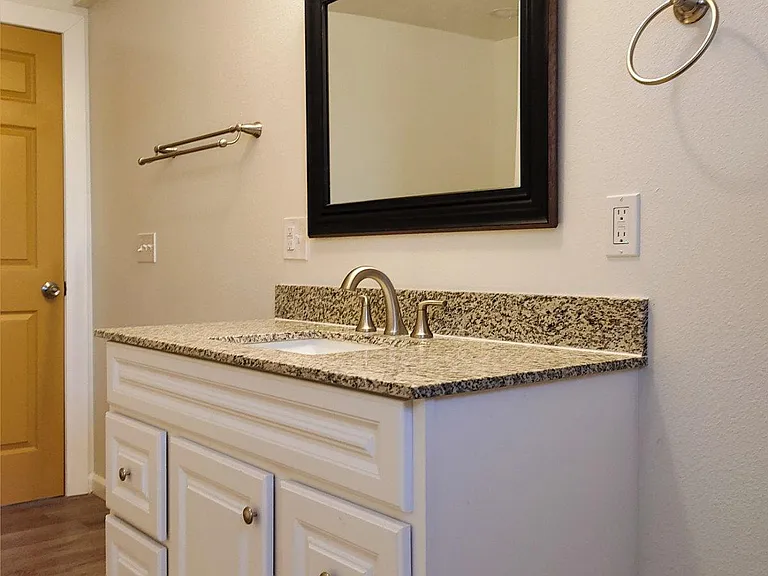 720 N Montesano St #720 — Photo 12