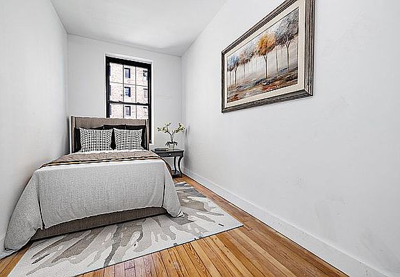 4th image of 6 E 2nd St Floor 2