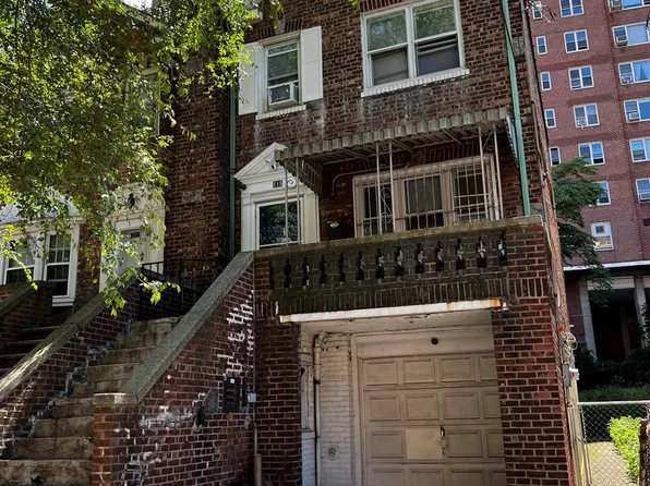 118 Van Cortlandt Avenue W, Bronx, NY 10463