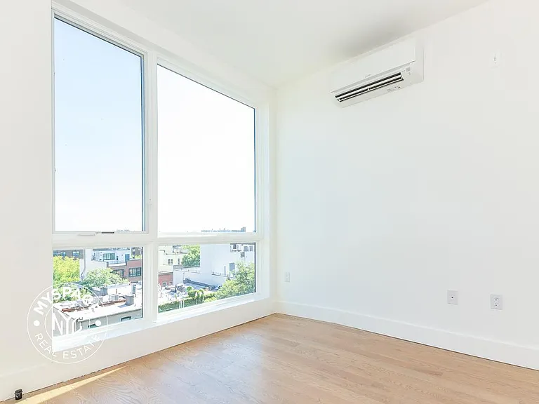 824 Lexington Ave #6D — Photo 7