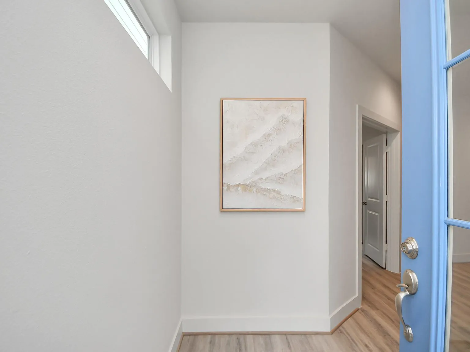 3 bed, 2.0 bath, 1243 sqft, $1,900 — Photo 3