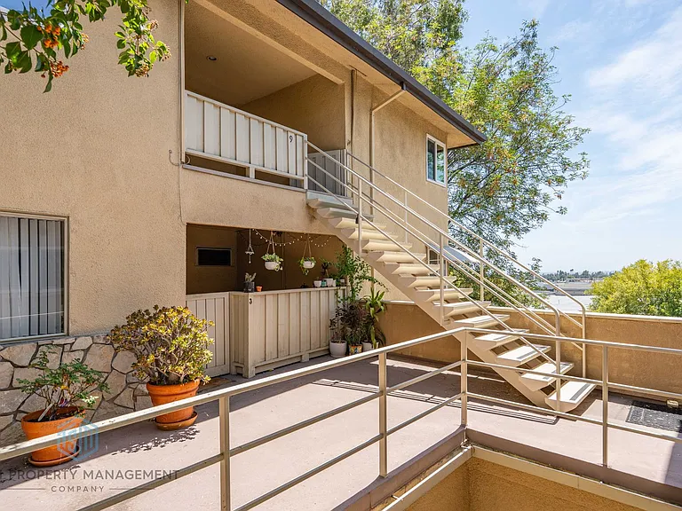 385 Cliff Dr #9 — Photo 1