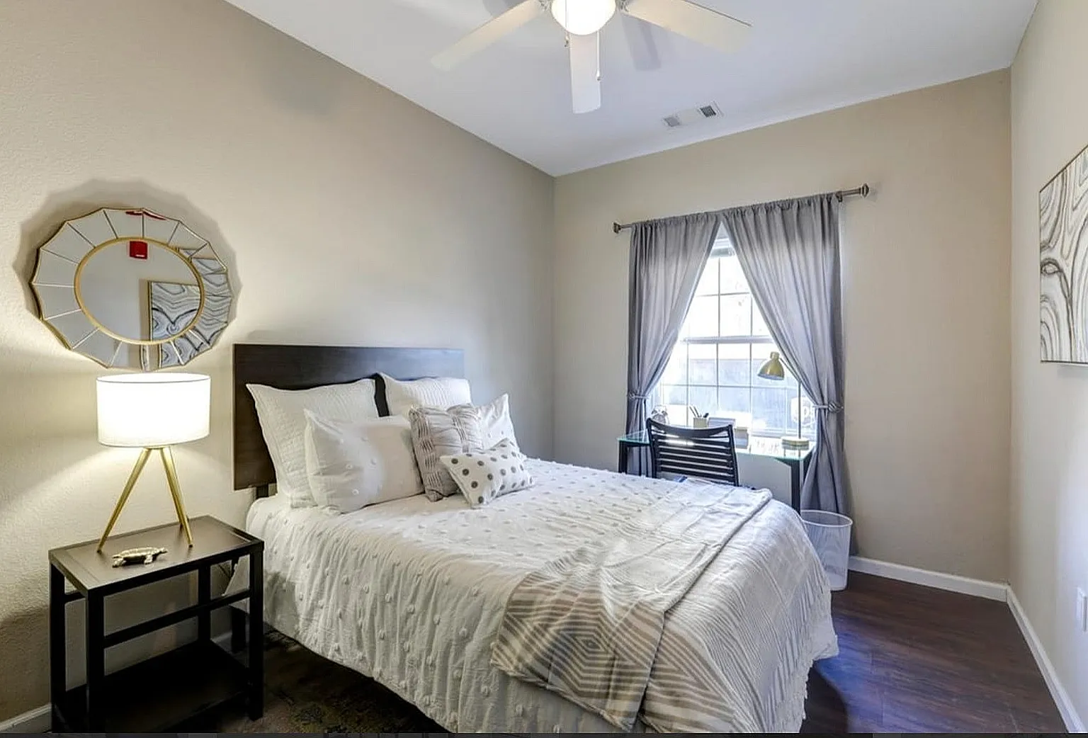 Maywood Apartments — Photo 4