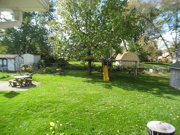 5th image of 1039 Ronald St
