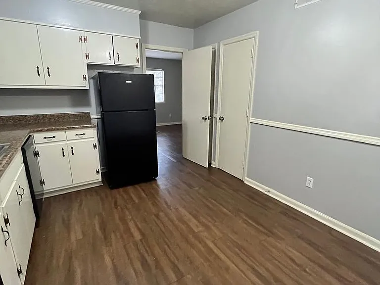 Huntingdon Apartments — Photo 13