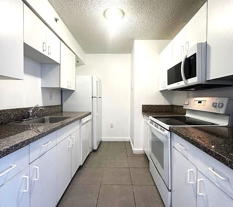 1st image of 1020 NW 7th Ave #701-103