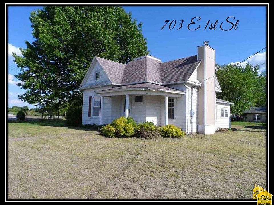 1st image of 703 E 1st St