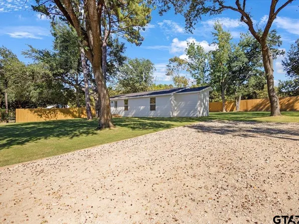 15610 Simmons Ln, Lindale, TX 75771