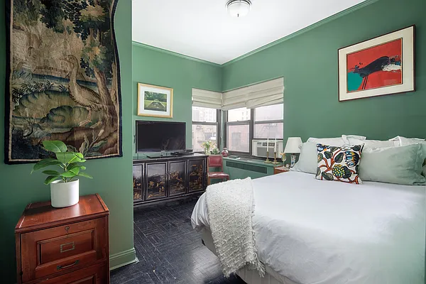Sold by Sotheby's International Realty | media 6