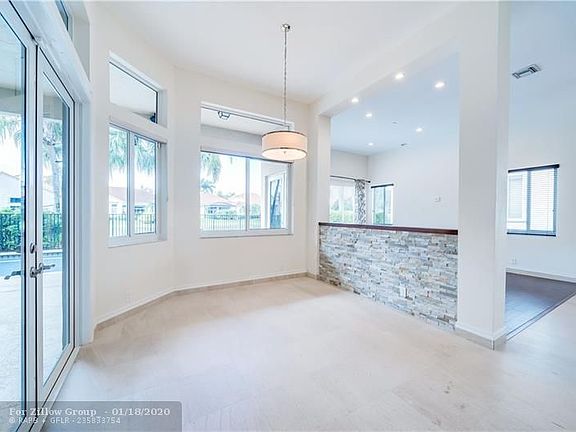 4th image of 2705 Oakmont Ct