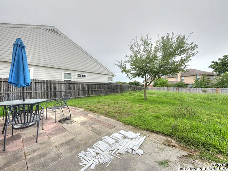157 Carmel Dr — Photo 23
