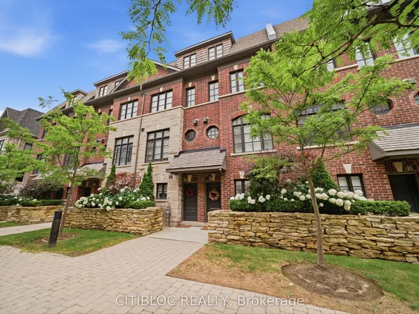250 Royalton Cmn #77, Oakville, ON L6H 0N2