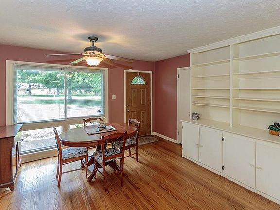 3rd image of 1733 Marian Dr