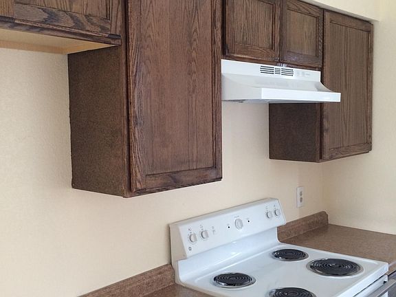 3rd image of 2707 Cottonwood Ln