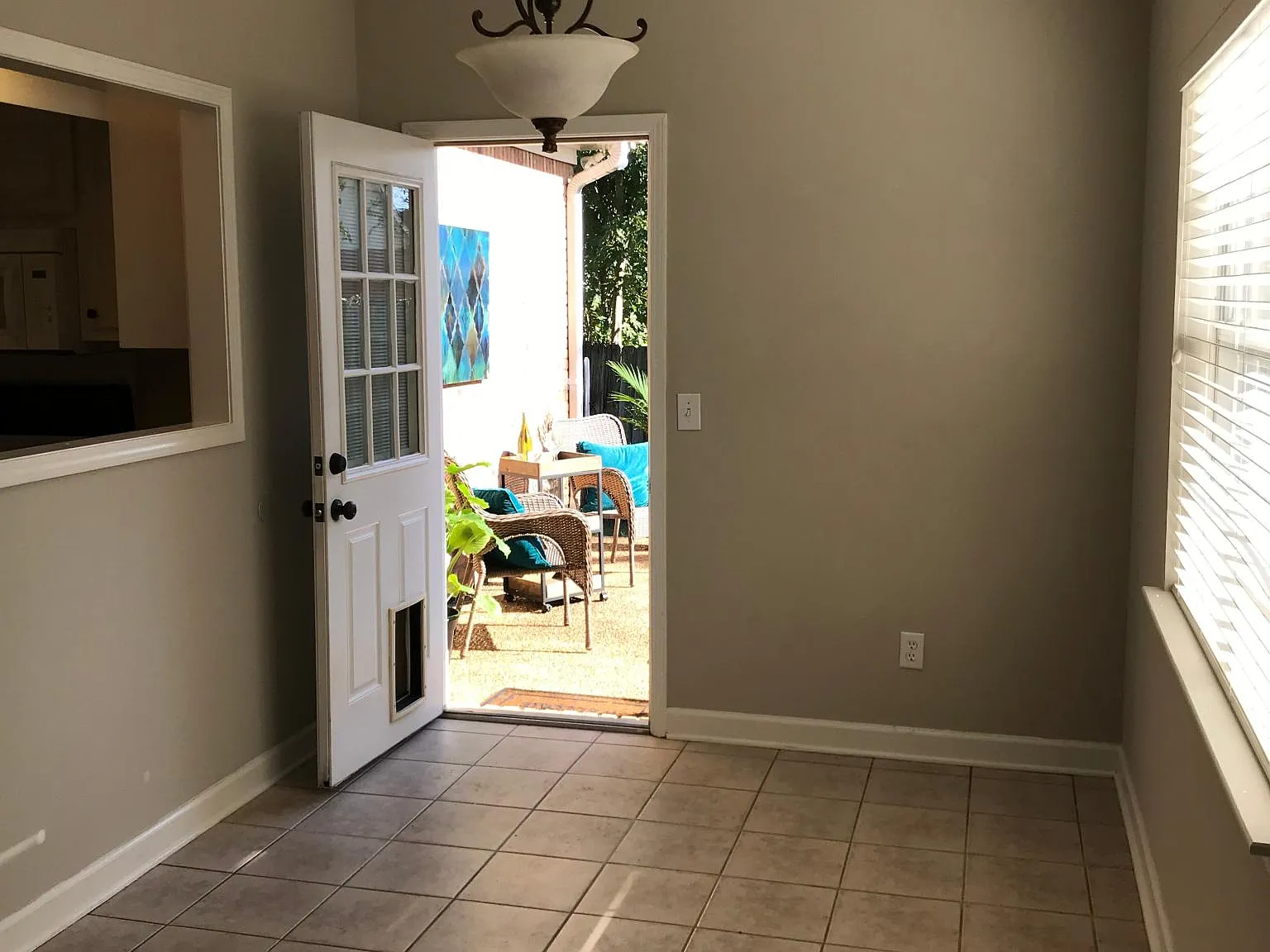 3 bed, 1375 sqft, $1,850 — Photo 4