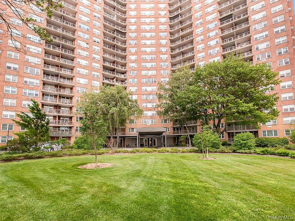 1st image of 5700 Arlington Avenue #15S