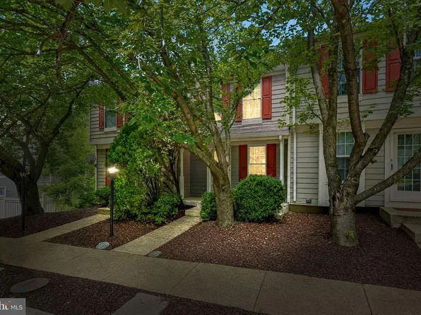11908 Fieldthorn Ct, Reston, VA 20194