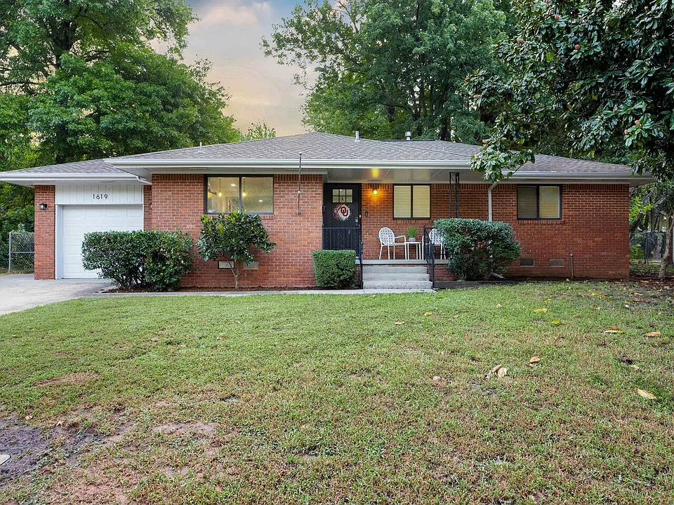 1619 Franklin Dr