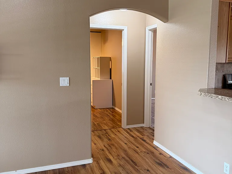 252 Archer Rd — Photo 11