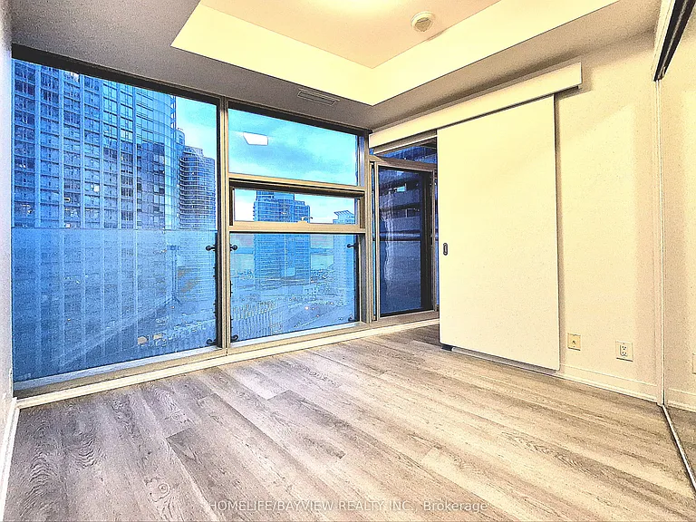 14 York St #1305 — Photo 15