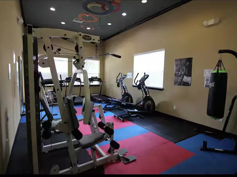 2466 Caravelle Cir — Photo 22