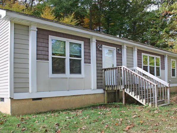 205 Leatherwood Cove Rd, Waynesville, NC 28785
