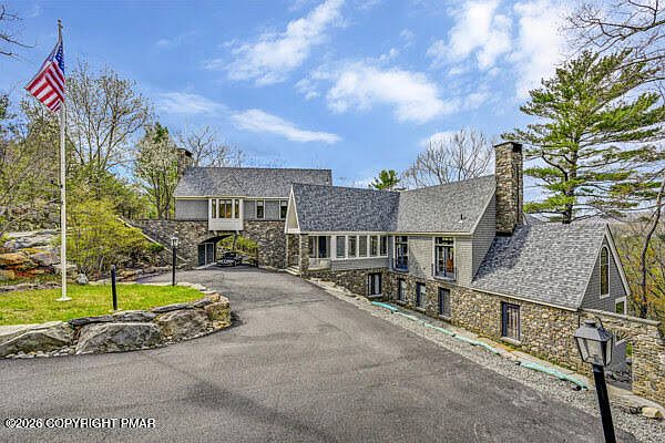 1st image of 170 Wintergreen Ln