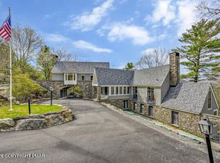 170 Wintergreen Ln, Buck Hill Falls, PA 18323