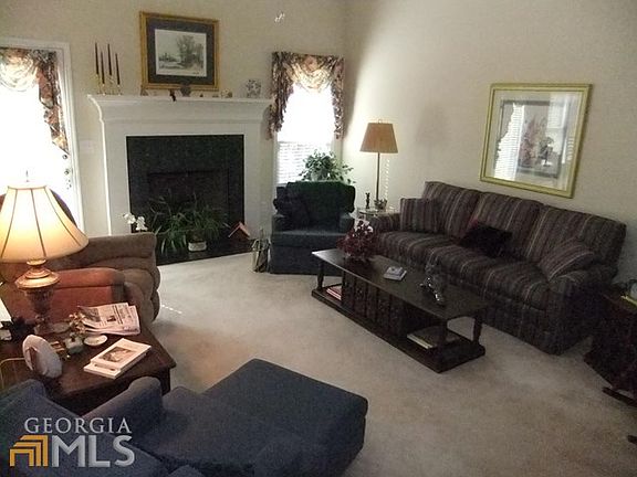 5th image of 25 Magnolia Dr