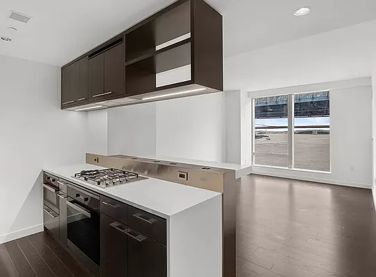 Rented by Advantage Realty of Forest Hills Inc | media 34