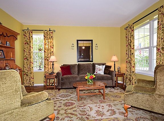 3rd image of 2880 Mansfield Ct